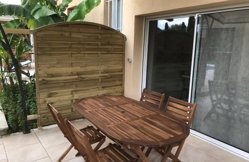 Saussines Apartment | Studio de 28m2 Climatisé à 30 Minutes des Plages