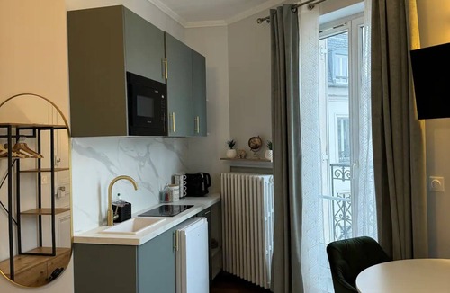 Levallois-Perret Apartment | Studio de Charme Parisien