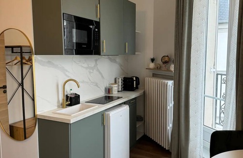 Levallois-Perret Apartment | Studio de Charme Parisien