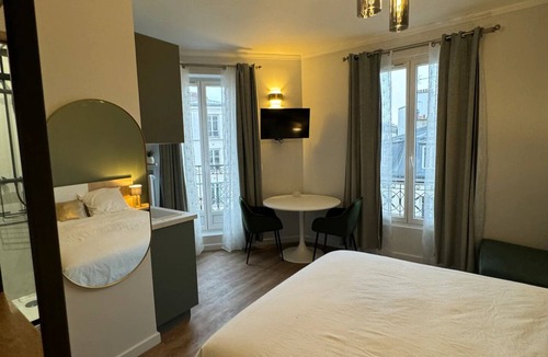 Levallois-Perret Apartment | Studio de Charme Parisien