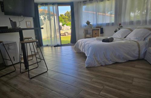 Montbazin Apartment | studio de charme