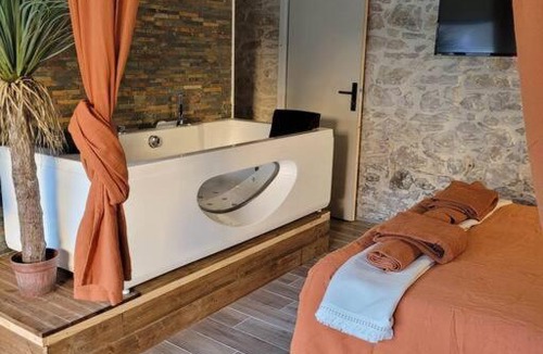 Vergeze Apartment | Studio de charme - Le Strelitzia