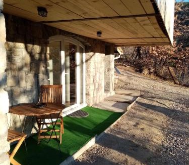 Puget-Rostang Apartment | Studio de Charme neuf à la Montagne