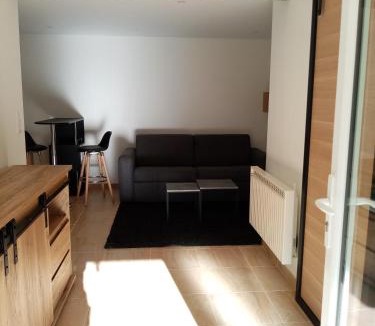 Puget-Rostang Apartment | Studio de Charme neuf à la Montagne