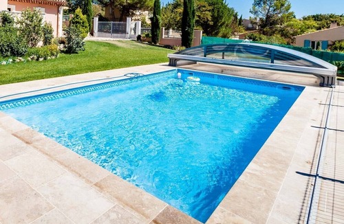 Reillanne Apartment | Studio de Jardin Avec Piscine en Provence