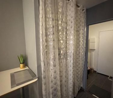 Sud Loire Apartment | Studio de l'Hippodrome