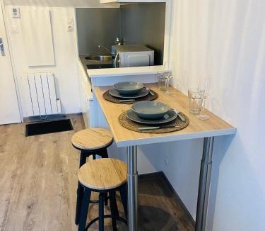 Les Hauts de Saint-Aubin Apartment | Studio de la Maine - Fac Médecine & CHU