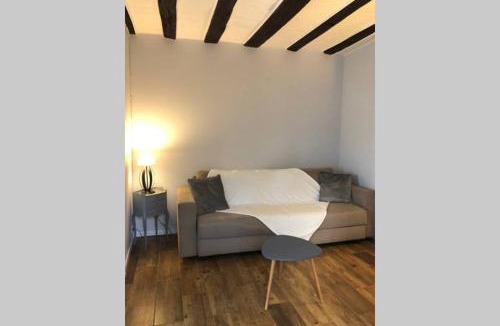 Moret-sur-Loing Apartment | Studio de la porte de Samois