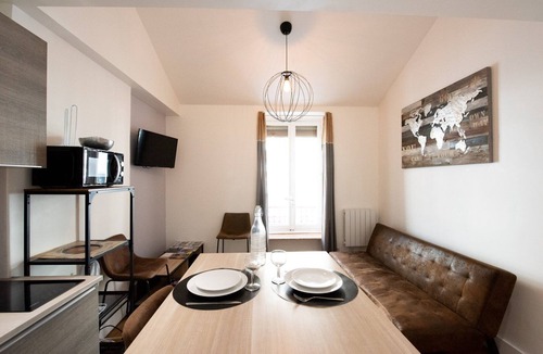 Jean Moulin - Marius Berliet Apartment | Studio de Thomas - 15 min Part-Dieu + Parking