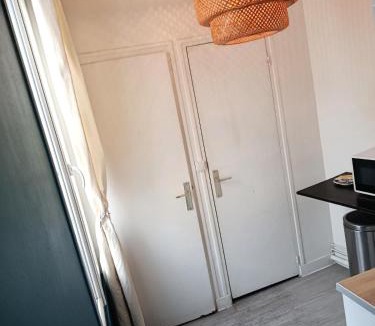 Hincmar Apartment | Studio des Capucins 1