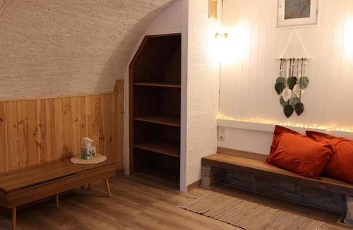 Saint-Laurent-la-Roche Apartment | Studio des mésanges