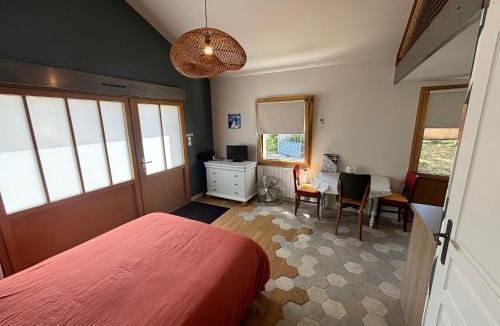 Saint-Benoit Apartment | Studio des Lilas