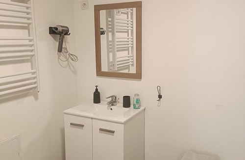Jujurieux Apartment | Studio des soyeux
