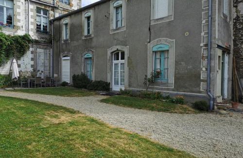 Dol-de-Bretagne Apartment | Studio des Stuarts
