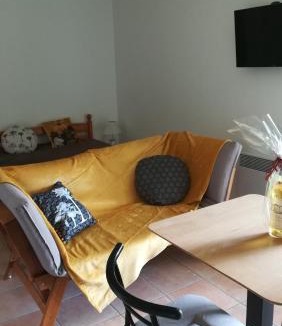 Cenac-et-Saint-Julien Apartment | Studio des Ventoulines