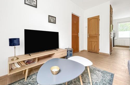 Tours Apartment | Studio douillet, proche tram & bus