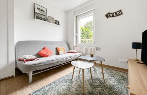Tours Apartment | Studio douillet, proche tram & bus