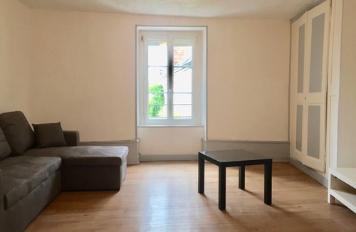 Chateau-du-Loir Apartment | Studio downtown