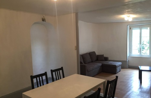 Chateau-du-Loir Apartment | Studio downtown