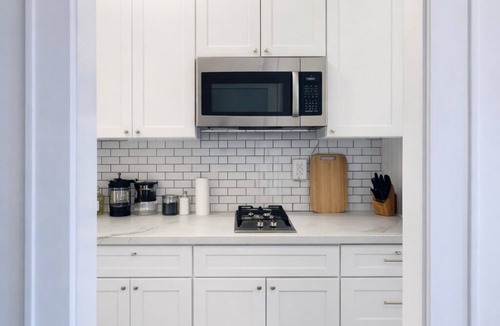 East Avenue Apartment | Studio Downtown+HighFalls+Kitchen+TV+Unity Pet.