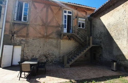 Conques-sur-Orbiel Apartment | Studio du château de l'ange au violon 1 to 4 people