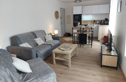 Mandelieu-la-Napoule Beach Apartment | Studio du Château - Axelle Loc'Appart