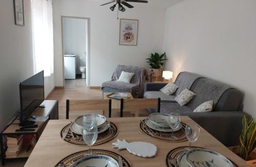 Mandelieu-la-Napoule Beach Apartment | Studio du Château - Axelle Loc'Appart