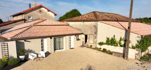 Saint-Medard Apartment | Studio du domaine équestre B & G