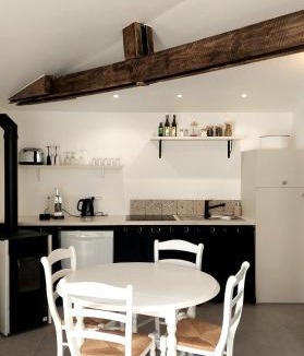 Saint-Medard Apartment | Studio du domaine équestre B & G