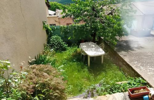 La Saulce Apartment | studio du jardin