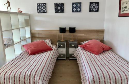 Sainte-Foy-les-Lyon Apartment | Studio du Maréchal