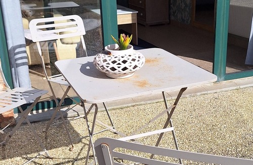 Fye Apartment | Studio "Du Meslay - Fyé" with Private Terrace, Shared Garden and Wi-Fi