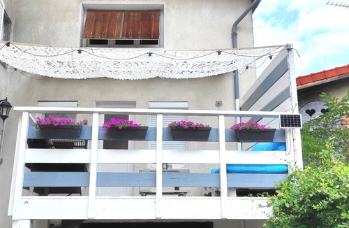 Lempdes Apartment | Studio Duplex Avec Terrasse Ombragée