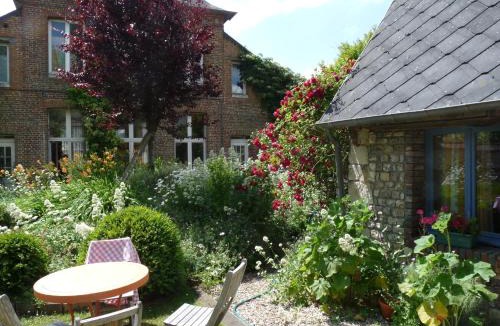 Trouville-la-Haule Bed & Breakfast | Studio duplex L'Ecole Buissonnière