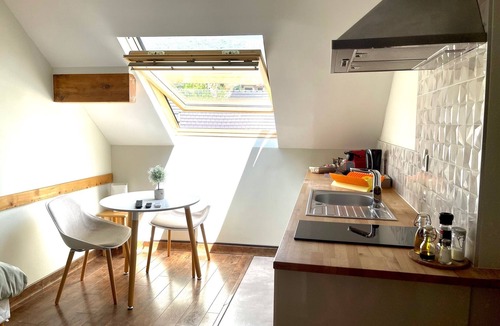 Brison-Saint-Innocent Apartment | Studio Ensuite La Chambotte