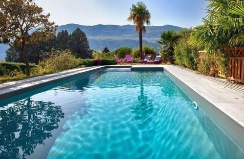 Brison-Saint-Innocent Apartment | Studio Ensuite La Chambotte