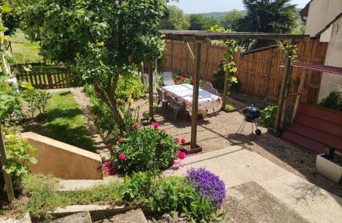 Gland House | Studio e rez de jardin