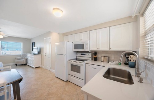 Madeira Beach Condo | Studio Efficiency Ground Floor - Surf Song #116