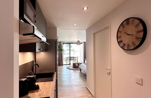 Rambaud Apartment | Studio Eleven Alamanda Beach beachfront