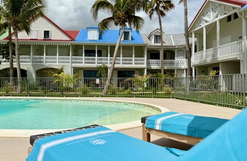 Rambaud Apartment | Studio Eleven Alamanda Beach beachfront