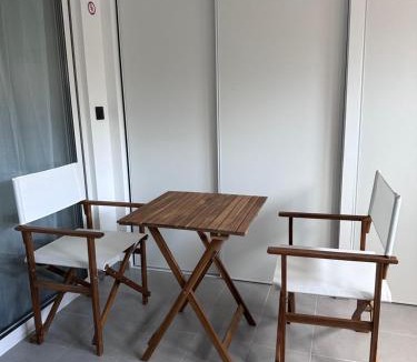 Frontignan Apartment | Studio en cœur de village