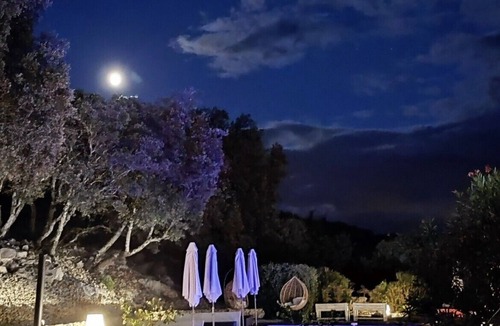 Puechabon Apartment | Studio en Chambre D'hôtes Proche de St Guilhem le Désert Avec Piscine et Jacuzzi