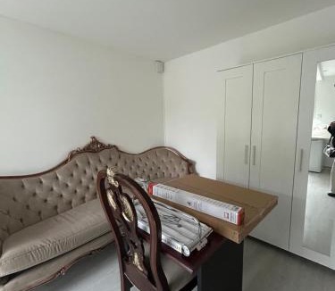 Saint-Jean-Baptiste Apartment | STUDIO en PAUSE