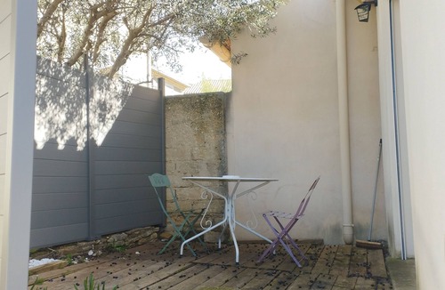 Beaumes-de-Venise Apartment | Studio en Plein Cœur du Village