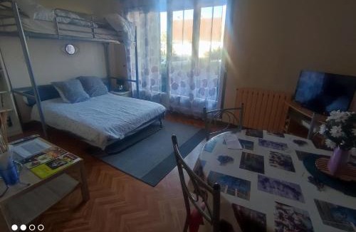 Nevers Apartment | Studio en RDC avec terrasse
