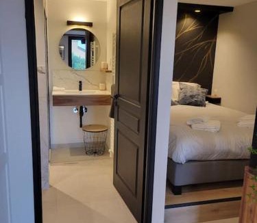 Gourdon Apartment | Studio en rez-de-jardin