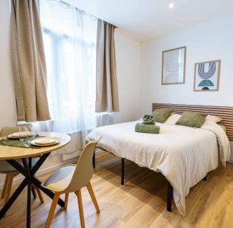 Saint-Quentin Apartment | Studio Ensoleillé 2pers wifi