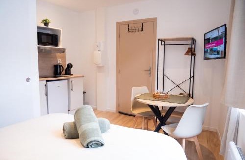 Saint-Quentin Apartment | Studio Ensoleillé 2pers wifi