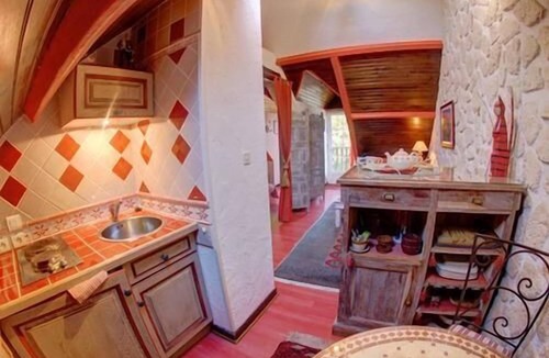 La Turballe Apartment | Studio-Ensuite-Chambre Rouge
