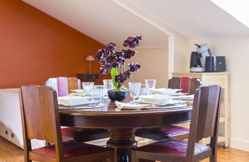 Jarnac Apartment | Studio-Ensuite with Shower-River view